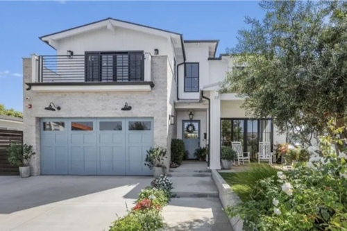 Single family in El Segundo under management